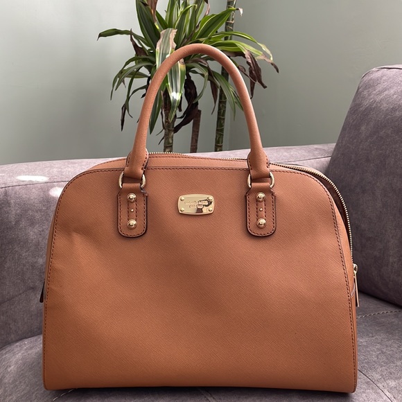 Sold - Picture 3 of 12